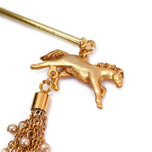 画像をギャラリービューアに読み込む, Japanese Handcrafted Kanzashi Hair Stick – “Shikku” (Galloping Horse) Motif, Elegant Motion-Inspired Hair Ornament for Kimono &amp; Modern Style
