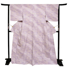 將圖片載入圖庫檢視器 Ready-to-Wear Washable Komon Kimono for Women, Fully Lined Polyester, Soft Lavender Gradient with Wave Motif – A Sophisticated Komon Kimono with Timeless Elegance
