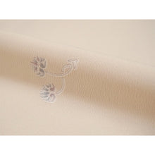 將圖片載入圖庫檢視器 Ready-to-Wear Washable Komon Kimono for Women, Fully Lined Polyester, Soft Beige with Aoi Leaf Motif – A Sophisticated Komon Kimono with Gentle Elegance
