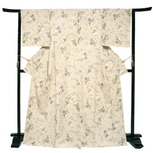 画像をギャラリービューアに読み込む, Ready-to-Wear Washable Komon Kimono for Women, Fully Lined Polyester, Beige Exotic Paisley with Lily, Orchid &amp; Dianthus Accents – A Sophisticated Retro-Inspired Kimono
