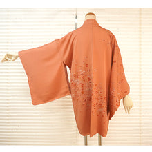 將圖片載入圖庫檢視器 Vintage Haori Kimono Jacket Silk, Dusty Pink base, Lucky Treasure Symbols
