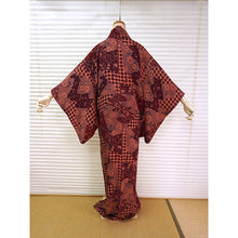 Load image into Gallery viewer, Vintage Japanese Kimono Women&#39;s Robe Silk, Bright Yellow,Bokashi-Dye Kimono (Soft Gradient Effect)
