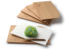 Load image into Gallery viewer, Japanese Cedar Woodcraft : 5 plates, ginkgo
