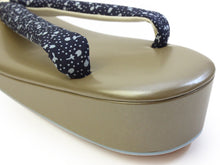 画像をギャラリービューアに読み込む, Ladies&#39; Geta (Japanese Sandals) for Japanese Traditional Kimono - Brownish Beige Sole Purple Hanao 22.5 - 24cm
