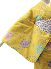 画像をギャラリービューアに読み込む, Women&#39;s Yukata : Japanese Traditional Clothes  Chirimen - Yellow Snowflake Flower
