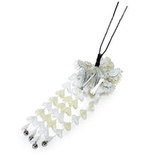 Load image into Gallery viewer, Kanzashi: Japanese Traditional  Hair Accessory Pin White

