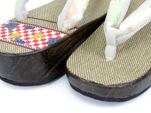 画像をギャラリービューアに読み込む, Ladies&#39; Geta (Japanese Sandals) for Japanese Traditional Kimono/Yukata: Nunobari Beige Tagetes Checkered 23 -24 cm
