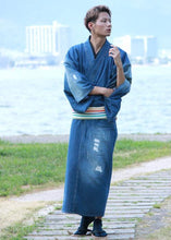 將圖片載入圖庫檢視器 Men&#39;s Crush Damaged Denim Unlined Kimono with Pockets Navy: Japanese Traditional Clothes
