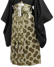 將圖片載入圖庫檢視器 Boy&#39;s Polyester Hakama Set 7 Items  for Japanese Traditional Kimono - Beige Gold Flower Grid

