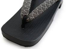 將圖片載入圖庫檢視器 Men&#39;s paulownia  Geta(Japanese Sandals) for Japanse Traditional Kimono/Yukata: Black Coating stand Black  Blue ocean wave  26 - 28 cm

