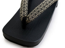 將圖片載入圖庫檢視器 Mens Paulownia Geta(Japanese Sandals) for Japanse Traditional Kimono/Yukata: Black Coating stand Black cloth Design of Kikubishi Clog thong 26 - 28 cm

