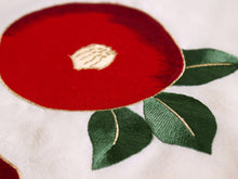 画像をギャラリービューアに読み込む, Women&#39;s Polyester Washable Two-Shaku-Sleeve Kimono for Hakama: Japanese Traditional Clothes - Off-white Red Camellia Embroidery
