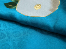 画像をギャラリービューアに読み込む, Women&#39;s Polyester Washable Two-Shaku-Sleeve Kimono for Hakama : Japanese Traditional Clothes- Emerald Blue White Camellia
