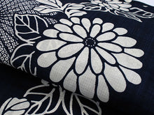 將圖片載入圖庫檢視器 Women&#39;s Cotton Yukata Robe: Japanese Traditional Clothes - Deep Navy chrysanthemum
