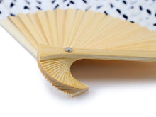 將圖片載入圖庫檢視器 Sensu, Foldable fan, Fan bag, 2-piece set in paulownia box, Women, Navy, Dot pattern, Mt. Fuji
