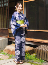 將圖片載入圖庫檢視器 Women&#39;s Cotton Yukata Robe: Japanese Traditional Clothes - Deep Navy chrysanthemum
