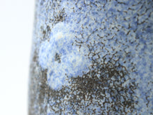 画像をギャラリービューアに読み込む, Kyoto Kiyomizu Ware - Beer Mug Nanban Flower Blue
