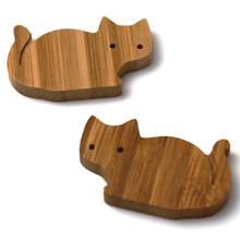 Load image into Gallery viewer, Japanese Bamboo Craft: Animal Magnet Cat
