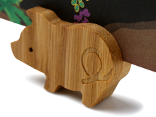 画像をギャラリービューアに読み込む, Japanese Bamboo Craft: Animal Magnet Pig
