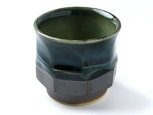 画像をギャラリービューアに読み込む, Kyoto Kiyomizu Ware Sake Cup - Blue Green Brown
