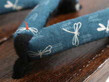 画像をギャラリービューアに読み込む, Kid&#39;s Wooden Geta (Japanese Sandals) for Japanese Traditional Kimono/Yukata: 16-17cm Tombo Dragonfly Blue
