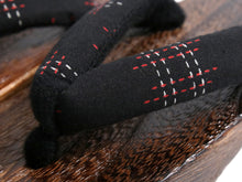 將圖片載入圖庫檢視器 Kid&#39;s Wooden Geta (Japanese Sandals) for Japanese Traditional Kimono/Yukata: 16-17cm Igeta-Gasuri Hash Mark Black
