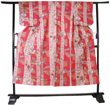 Load image into Gallery viewer, Women&#39;s Easy Yukata / Kimono Robe : Japanese Traditional Clothes - &quot;GEISHA&quot; Beauty on Stripe Pink
