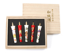 Load image into Gallery viewer,  Japanese candle Ikari type Japanese treasures pattern two 2 monme 7.5 cm 5 patterns set hand-painted boxed
