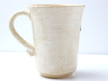 將圖片載入圖庫檢視器 Kyoto Kiyomizu Ware - Mug Ivory Sakura &amp; Autumn Leaves
