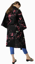 將圖片載入圖庫檢視器 Women&#39;s Happi Coat: Kimono Robe - Plum &amp; Bush Warbler Black
