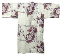 將圖片載入圖庫檢視器 Women&#39;s Happi Coat: Kimono Robe - Flying Crane &amp; Peony White
